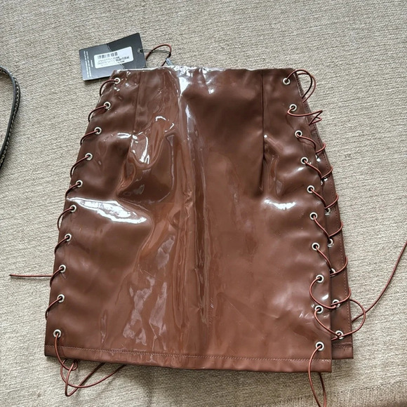 Vintage style Y2K latex brown miniskirt micro mini - Picture 4 of 6